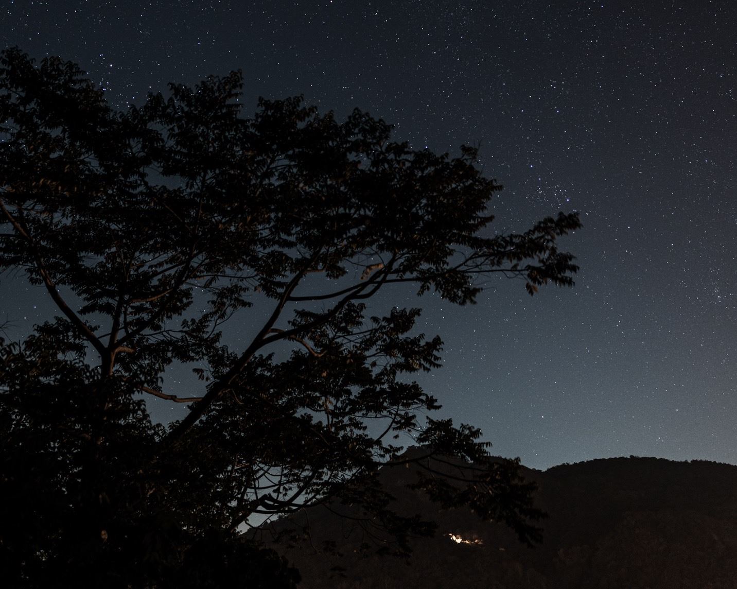 圖4.那瑪夏夜晚星空(照片出處：外國人在台灣-安德鏡頭下的世界).jpg