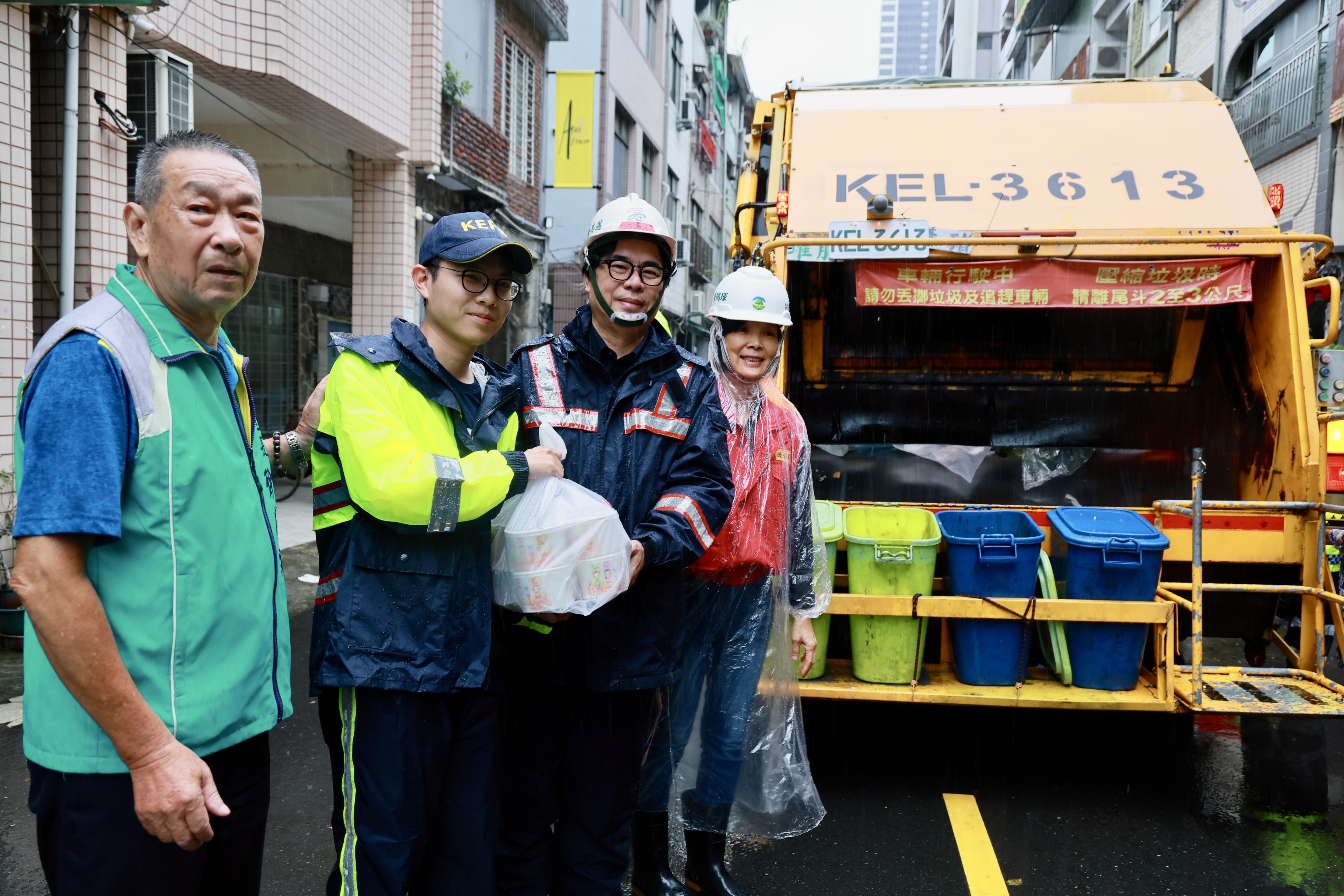 山陀兒颱風持續逼近高雄  陳其邁市長視察防颱整備並慰問同仁辛勞