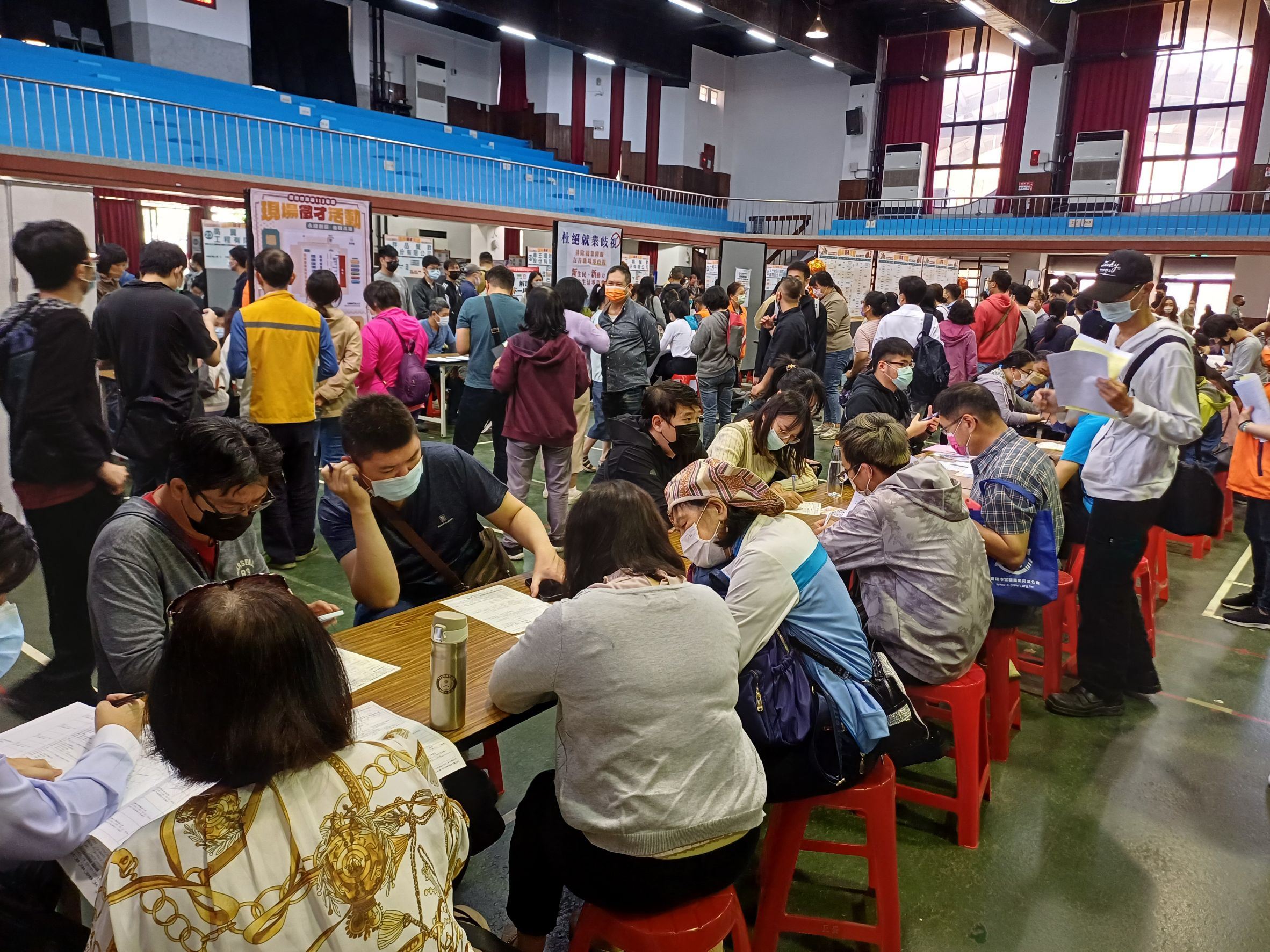 【代發 勞工局新聞稿】高雄逾千工作機會徵才 5/3上午緊來三民家商面試