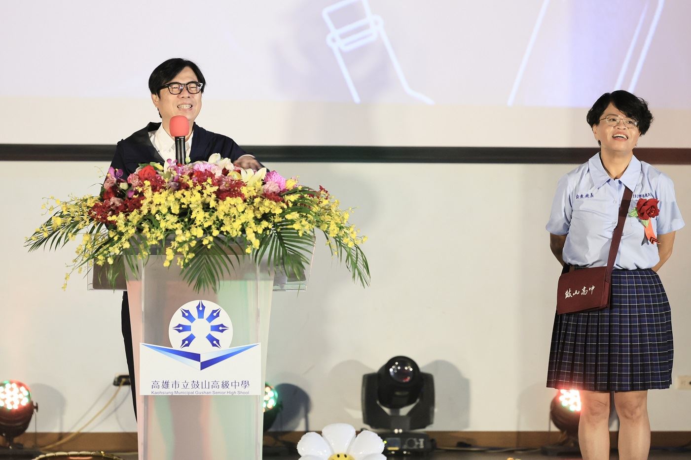 出席鼓山高中畢業典禮 陳其邁勉勵畢業生勇敢逐夢 成為人生競賽的領先者