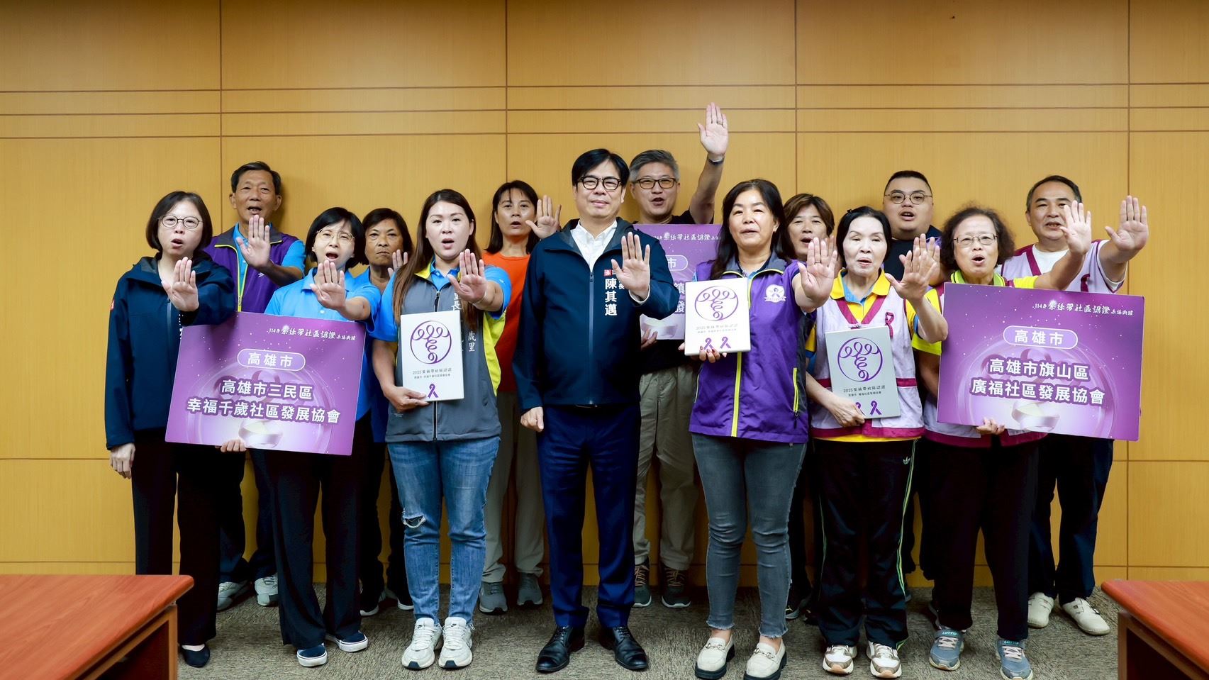丹娜絲颱風過境 陳其邁市政會議關心災後復原、馳援工作