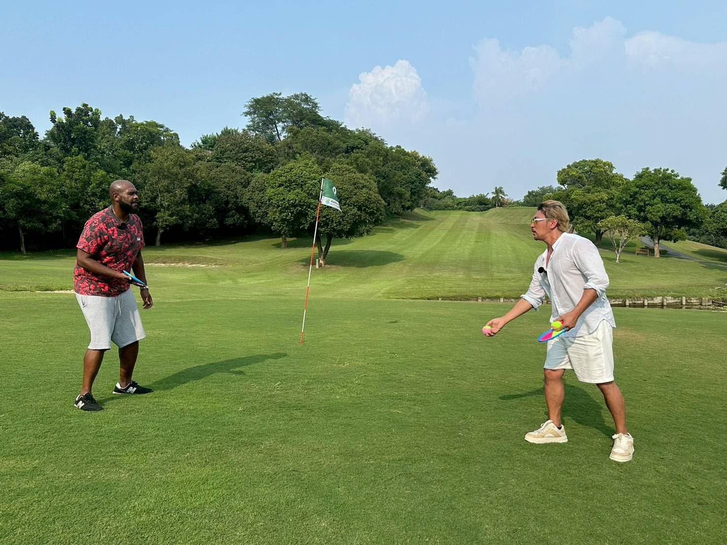 老外帶路！夢多、杜力玩翻高雄果嶺自然公園　從高爾夫球場「綠地新生」成為全民生態樂....