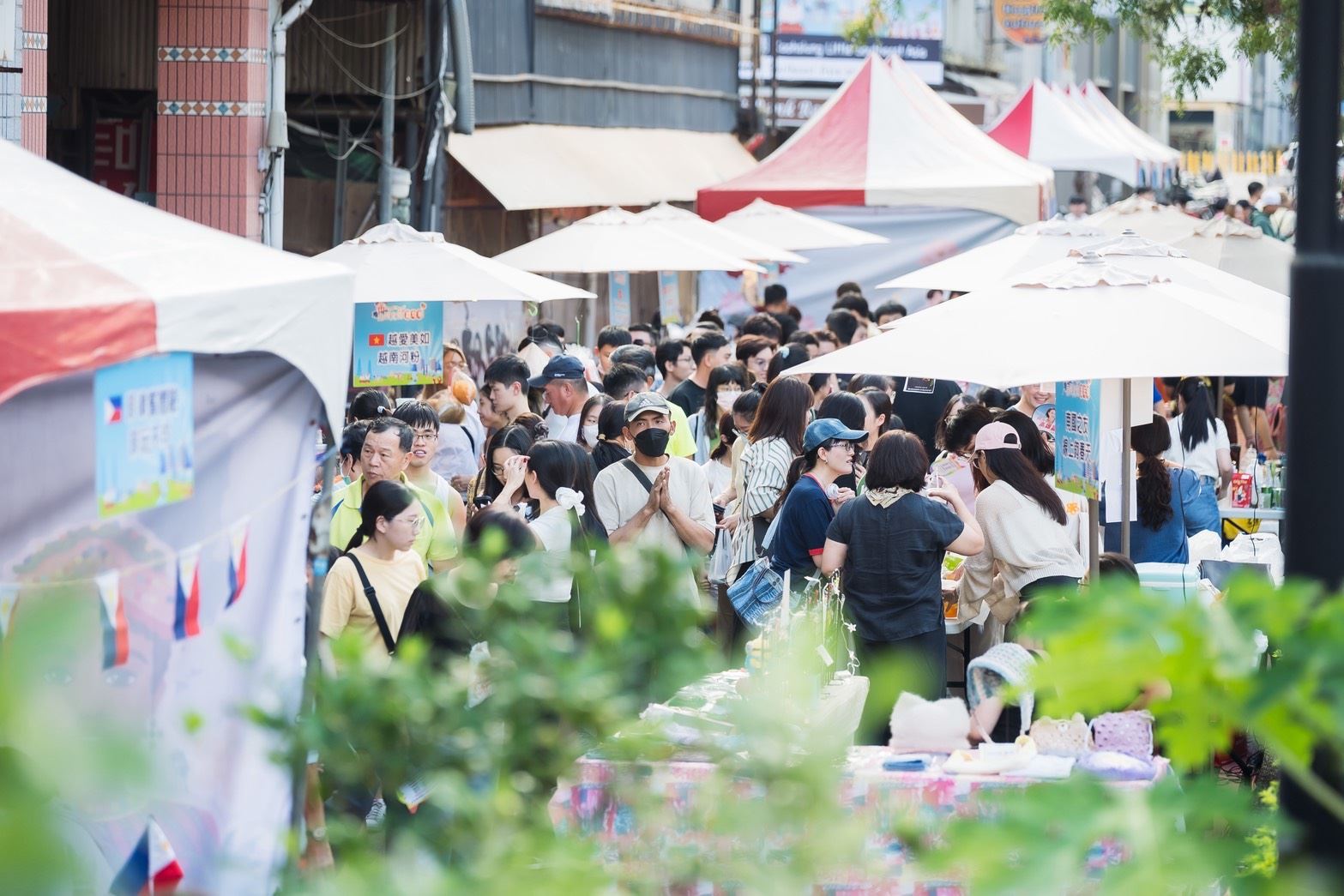 印尼、菲、泰駐台齊聚！南國文化嘉年華化身小東南亞 湧入上千人潮