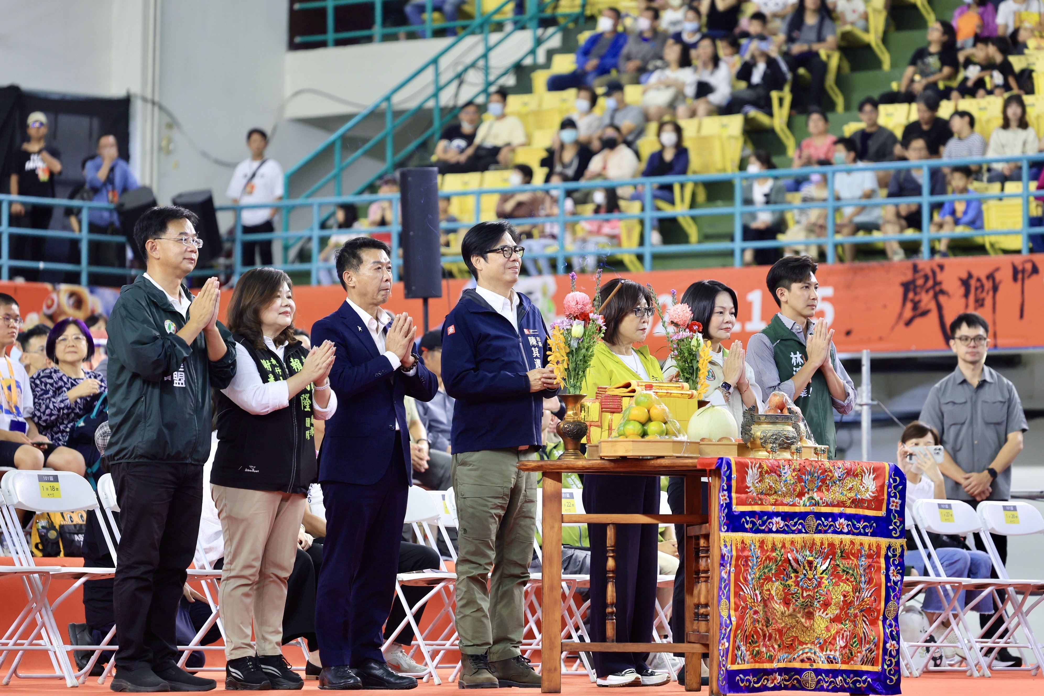 賞戲獅甲、品鹹酥雞、逛青年攤車市集 陳其邁：高雄活動精彩多元 邀請民眾踴躍參與