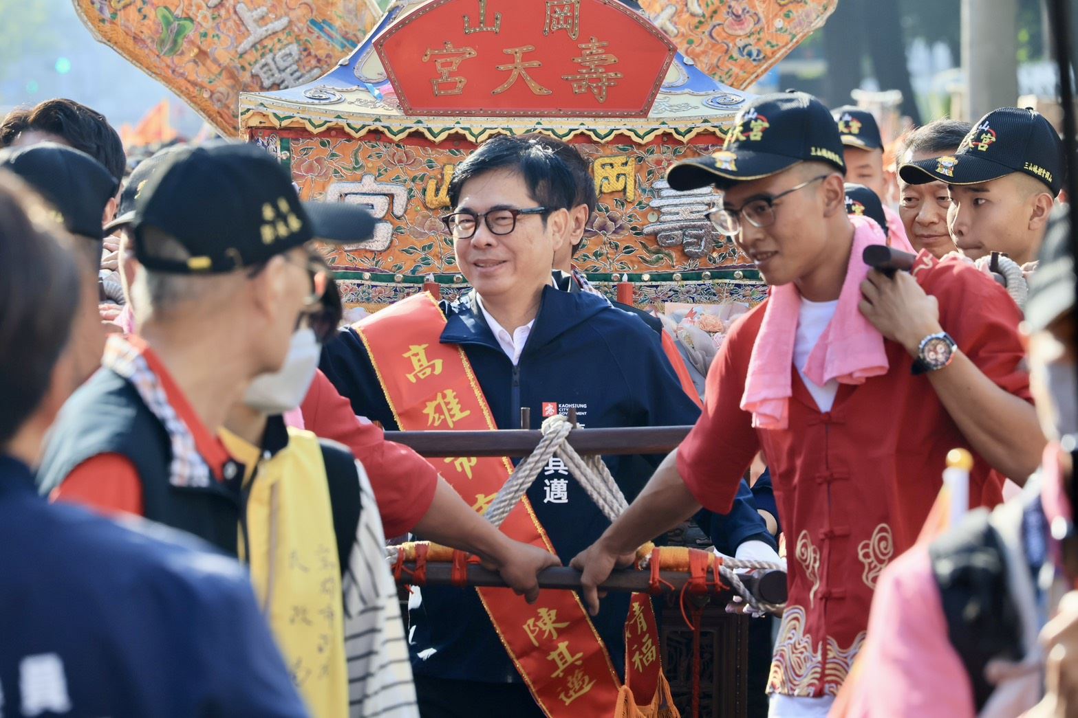 高雄三山媽祖暨白沙屯媽祖盛大合體遶境祈福 陳其邁祈願國泰民安、風調雨順