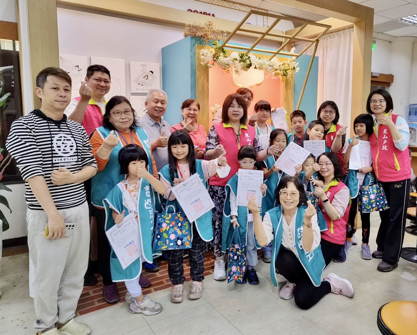 【代發鼓山戶政事務所新聞稿】歡慶國際志工日～鼓山戶政小志工萌力大爆發！