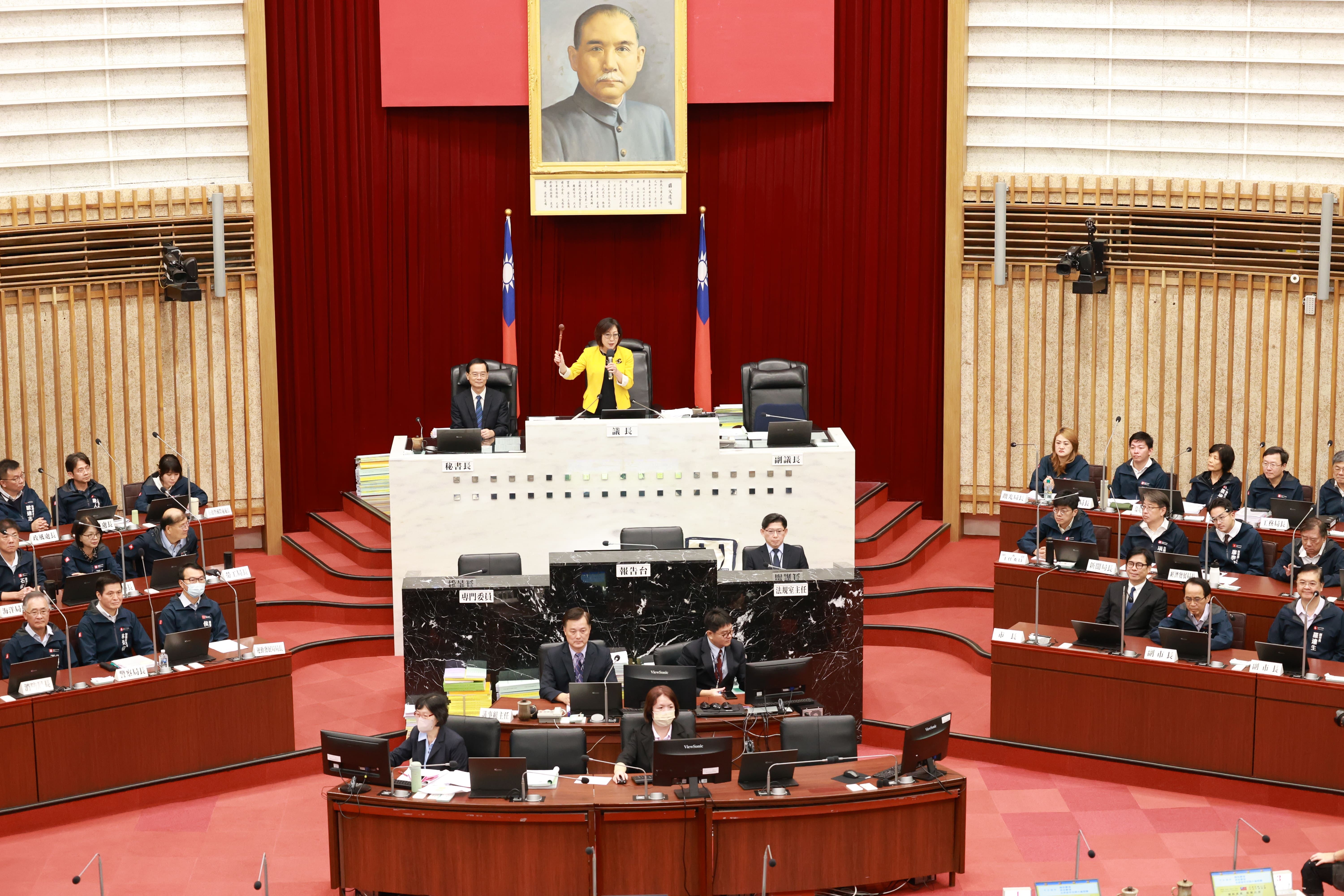 高雄市議會第4屆第6次定期大會閉幕  陳其邁率市府團隊感謝議會監督與支持