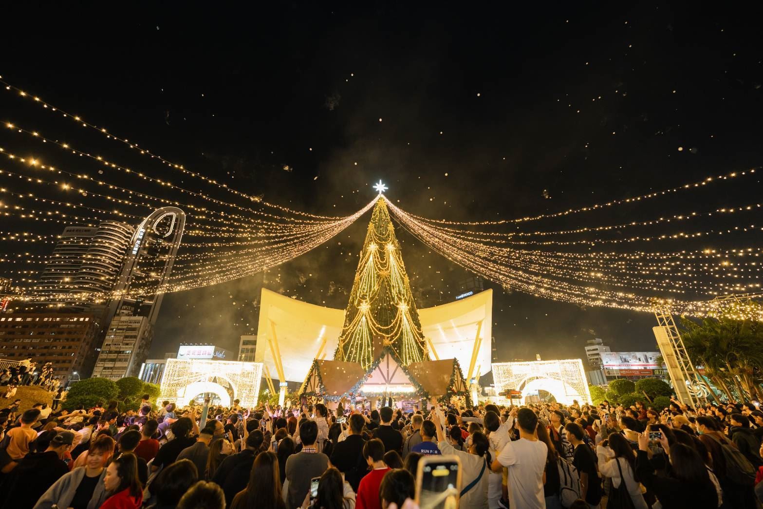 2025高雄聖誕生活節黃金週盛大登場！ 落日飛車、Gummy B點燃浪漫高潮 首....