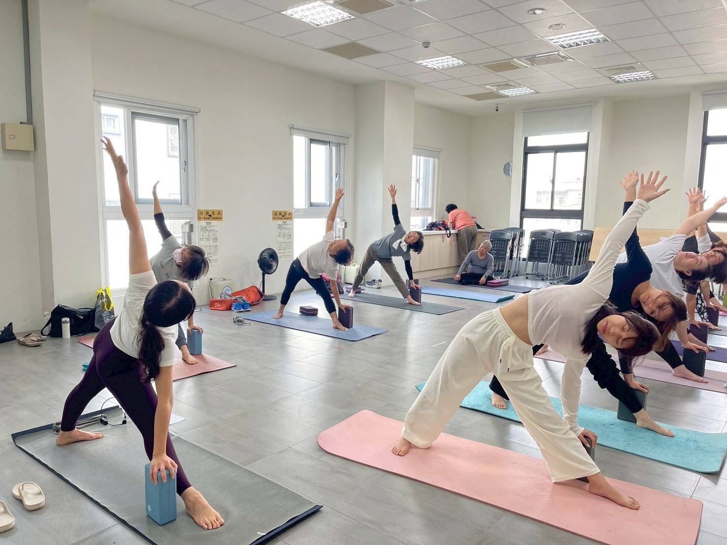 高雄市勞工大學「全方位伸展瑜珈」旗山班開課！提升身體健康與舒壓