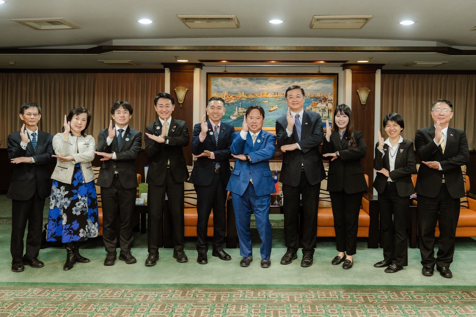 超人力霸王掀話題！「蠟筆小新」故鄉埼玉縣日台友好議員聯盟訪高 聚焦智慧城市治理與....