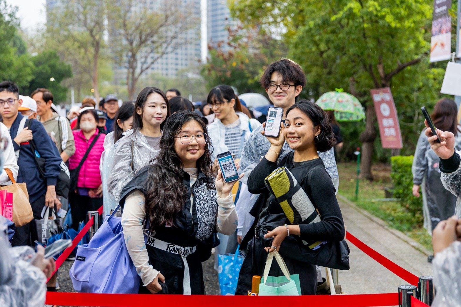 【代發研考會新聞稿】升級數位市民，高雄、鴻海聯手打造智慧治理新模式