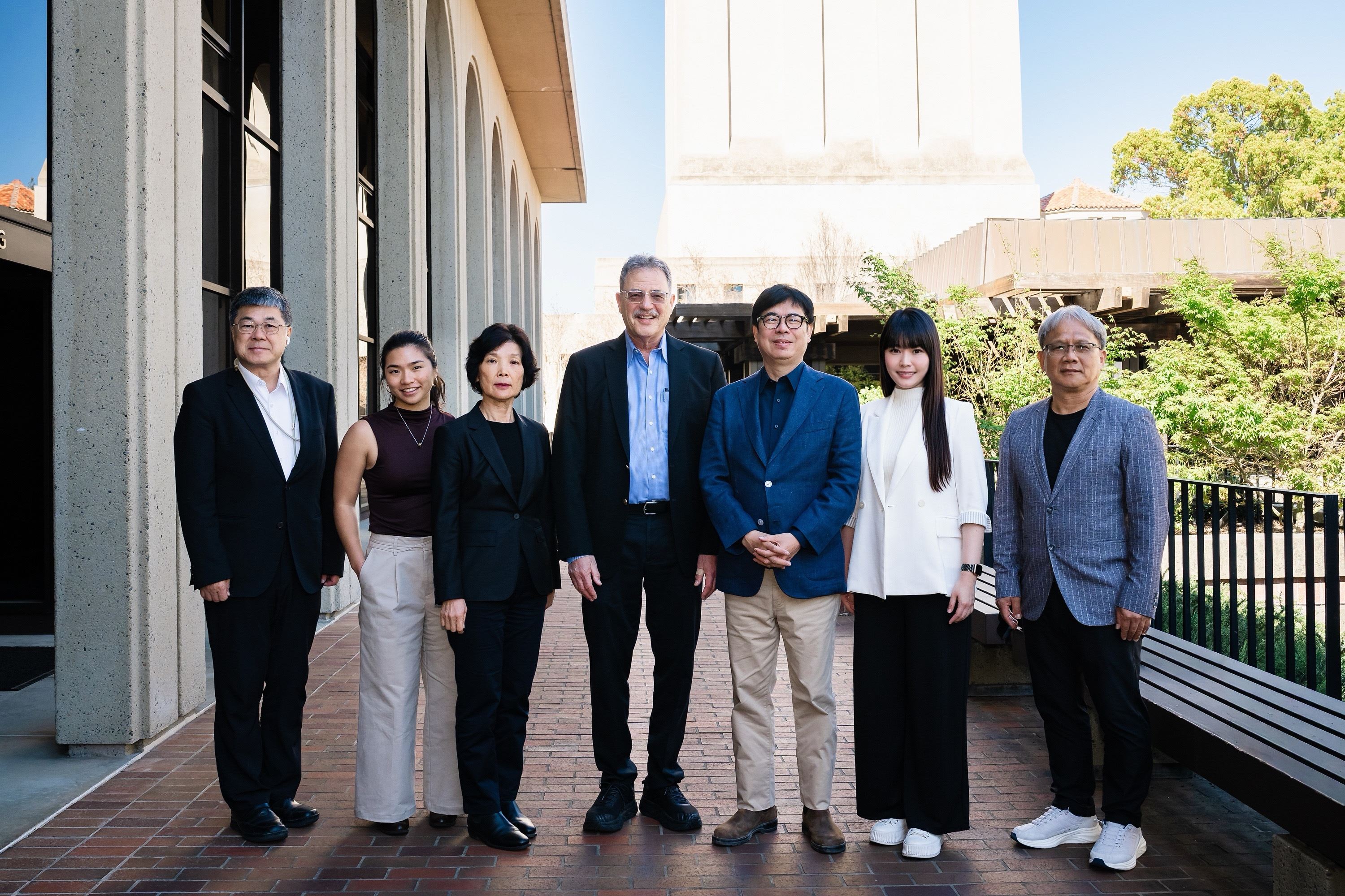 拜會美頂尖智庫與科技巨頭！陳其邁前往史丹佛胡佛研究所、Google及電信龍頭AT....