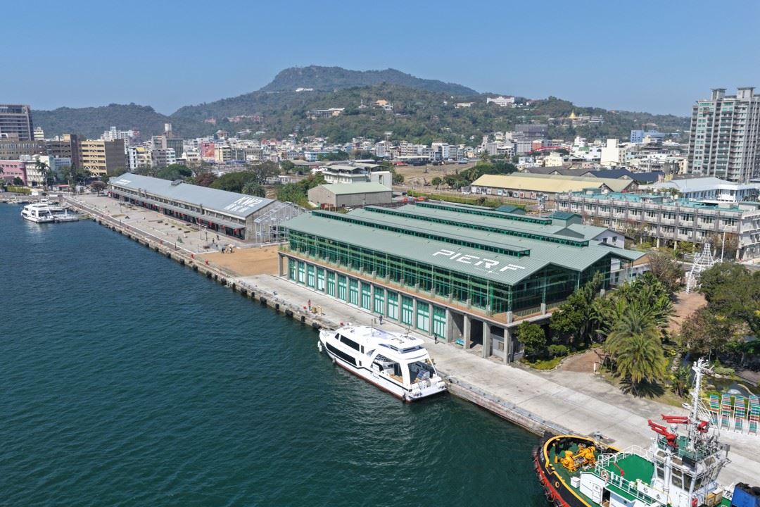從香蕉出口到主權AI基地　  PIER F 棧叁庫迎台中訪團　見證高雄智慧城市轉....