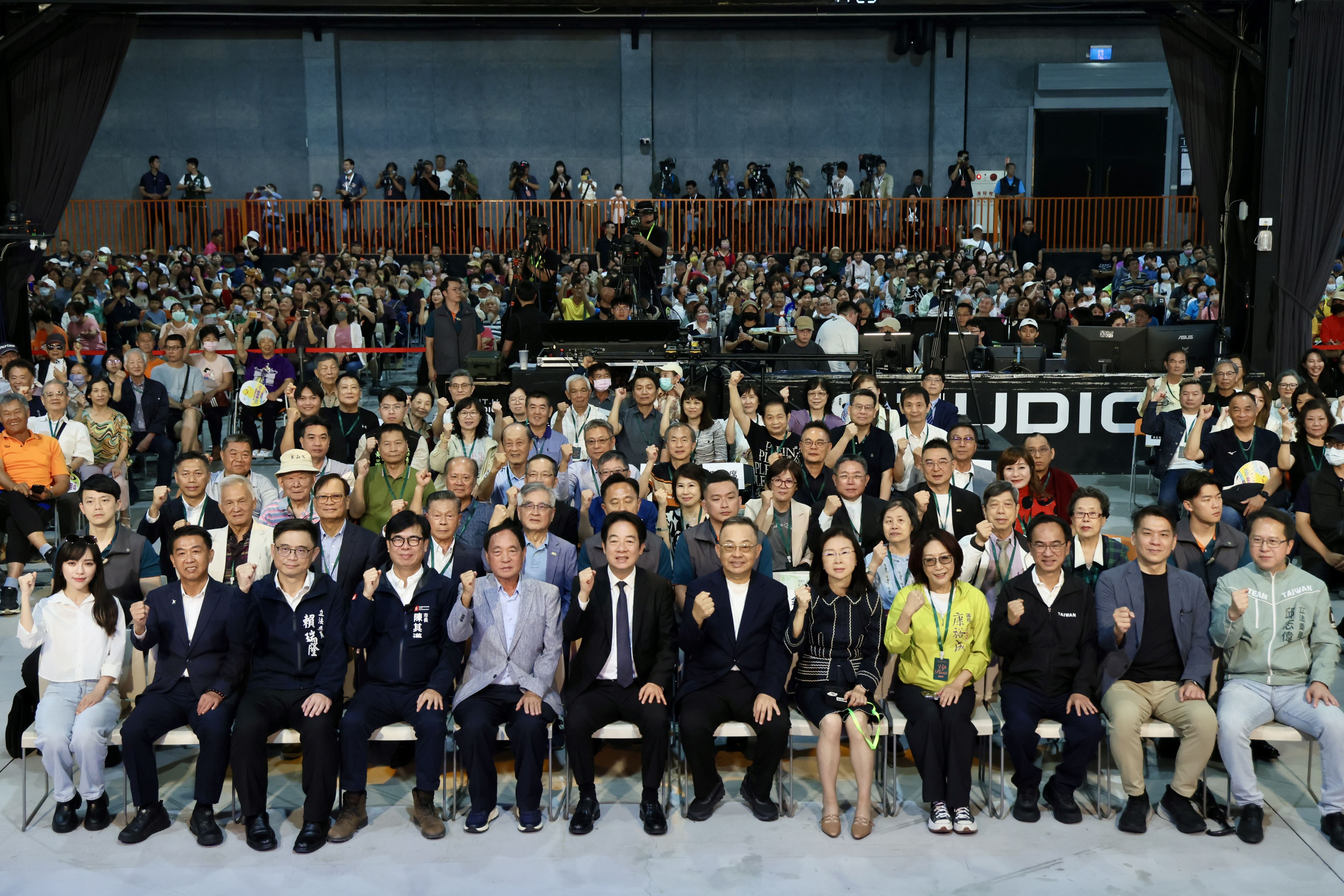 陪同總統出席「2026 余登發、余陳月瑛紀念音樂會」 陳其邁：傳承民主薪火讓台灣....