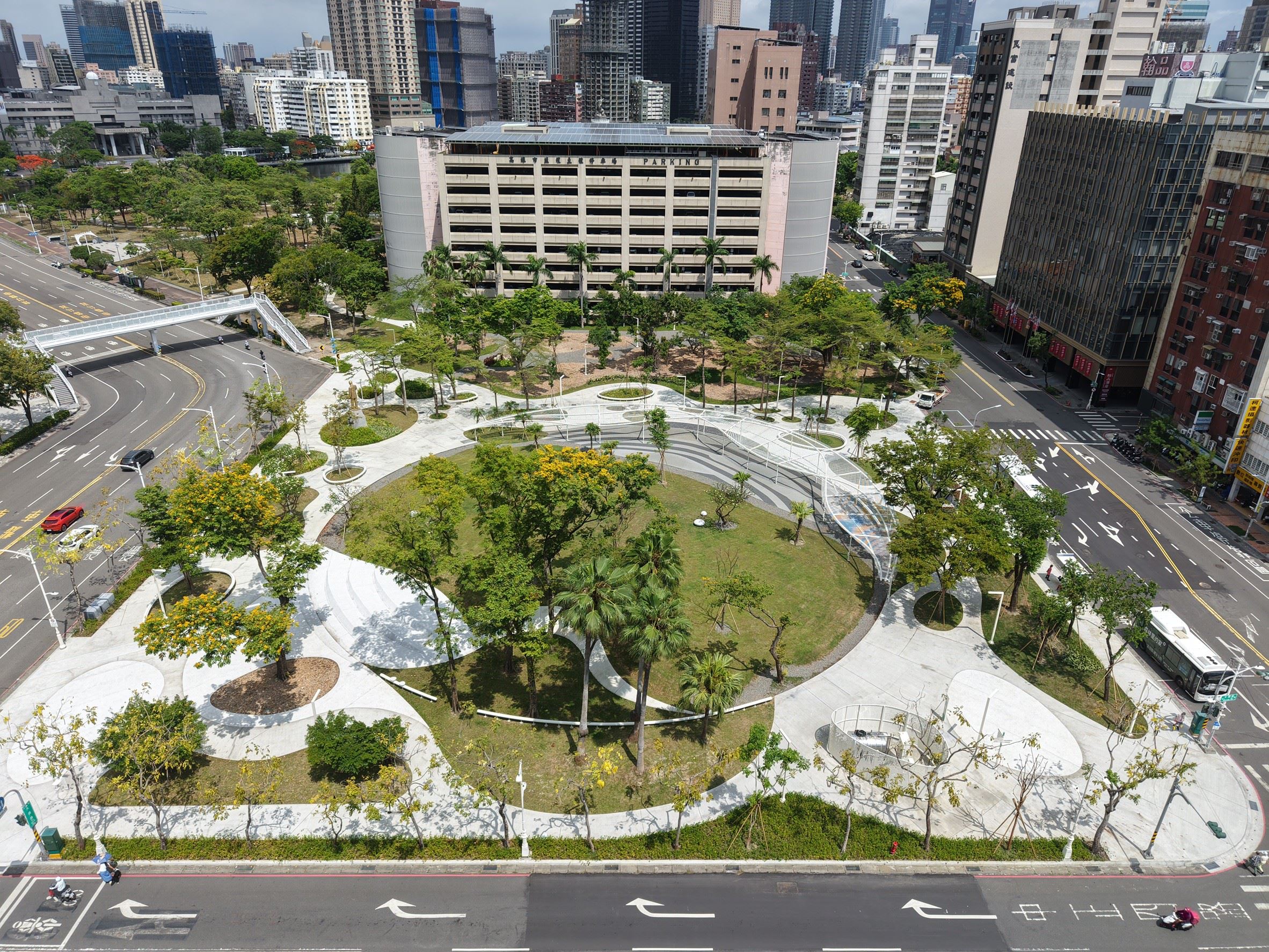 歷時1年改造　鹽埕廣場升級成最美城市客廳