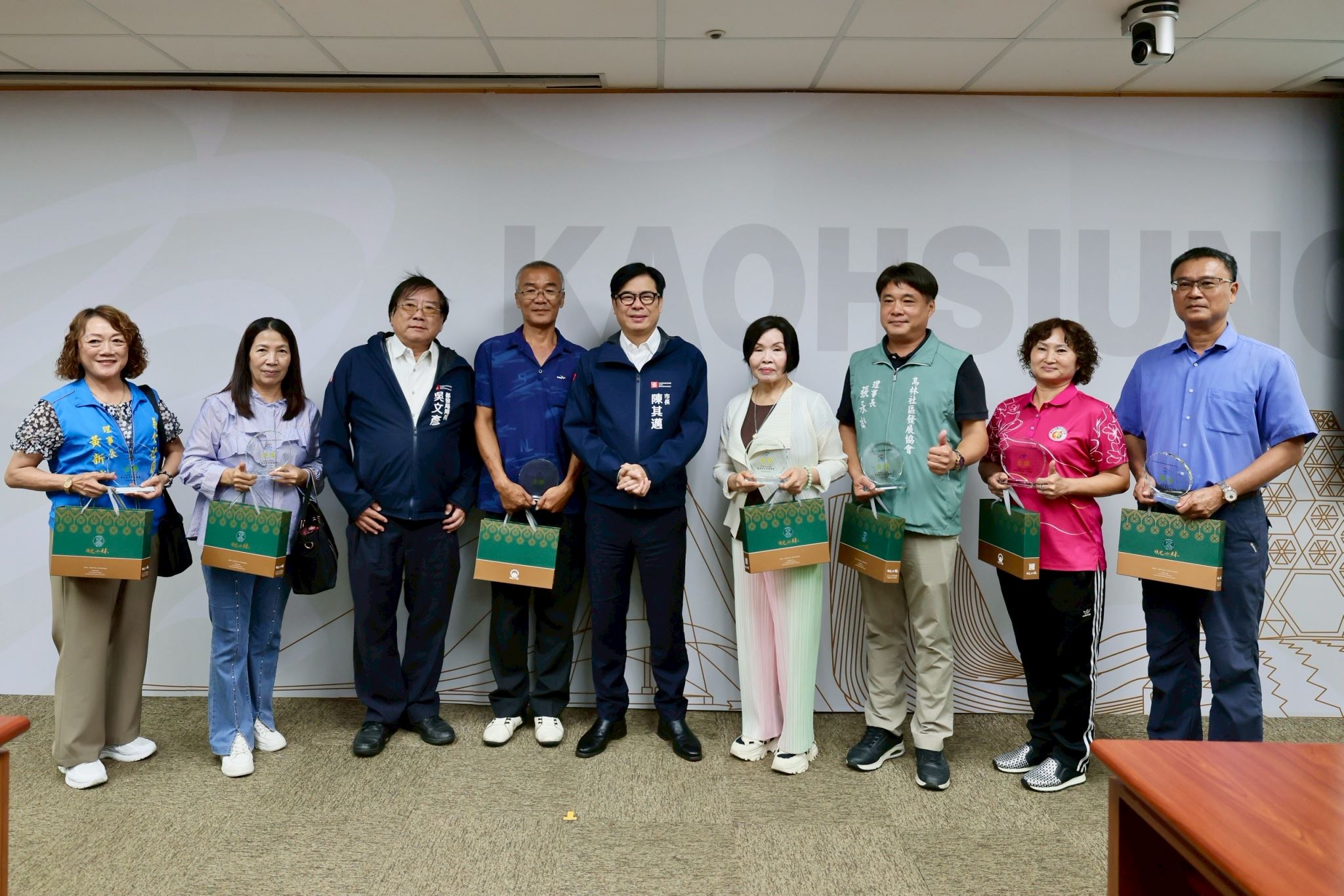 點亮高雄角落！陳其邁頒獎表揚18處社造典範 共築高雄在地幸福感
