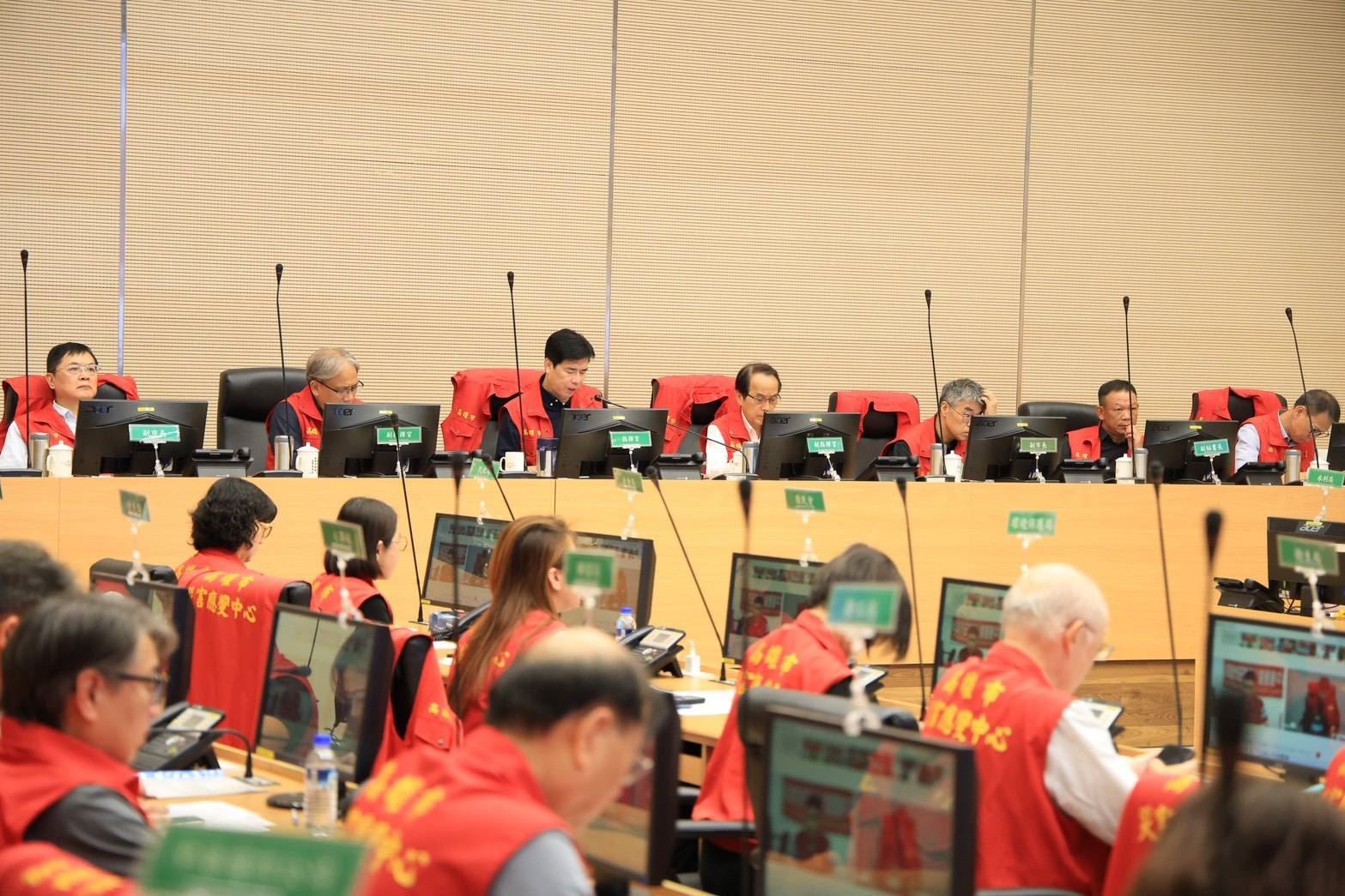 陳其邁主持豪雨災害應變中心第二次工作會議 向中央爭取農漁損全品項救助及受災戶補助