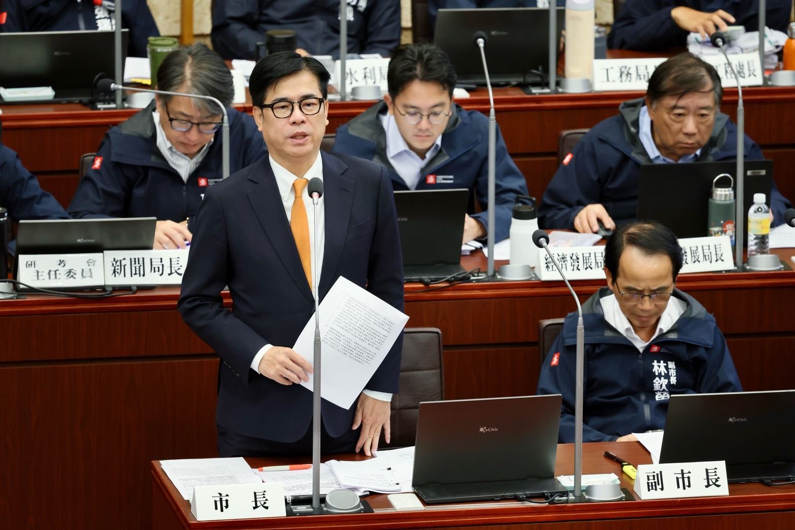議員關心AI支持服務　陳其邁：導入AI算力資源協助產業升級轉型